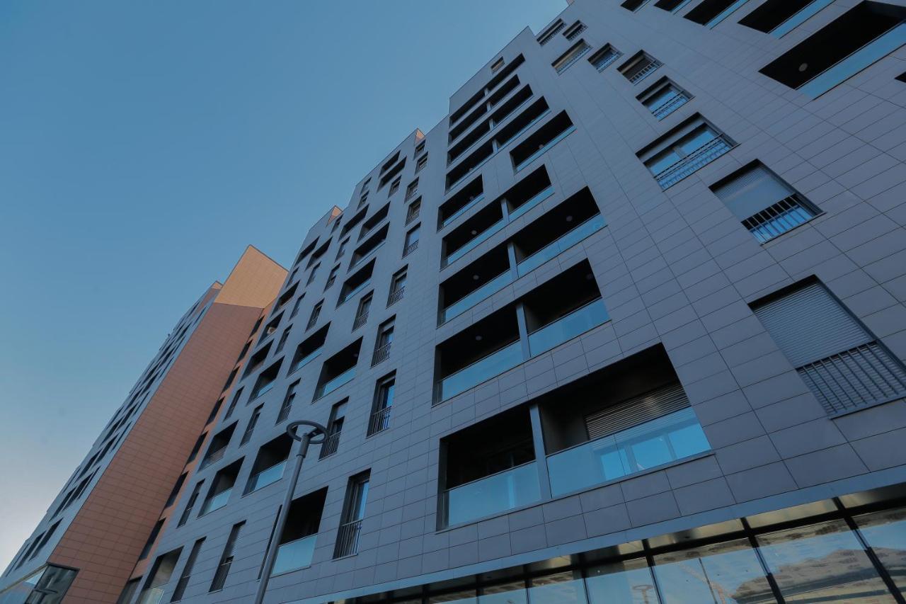 Miku Apartment - Vibrant 1Bd Apartment At Olympic Residence 地拉那 外观 照片