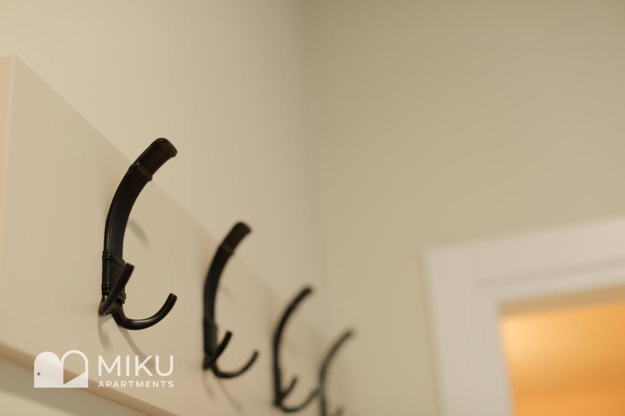 Miku Apartment - Vibrant 1Bd Apartment At Olympic Residence 地拉那 外观 照片