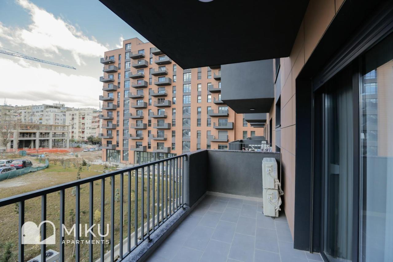 Miku Apartment - Vibrant 1Bd Apartment At Olympic Residence 地拉那 外观 照片