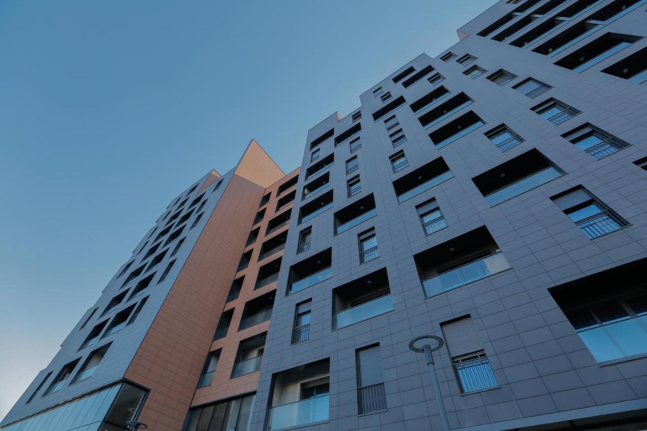 Miku Apartment - Vibrant 1Bd Apartment At Olympic Residence 地拉那 外观 照片