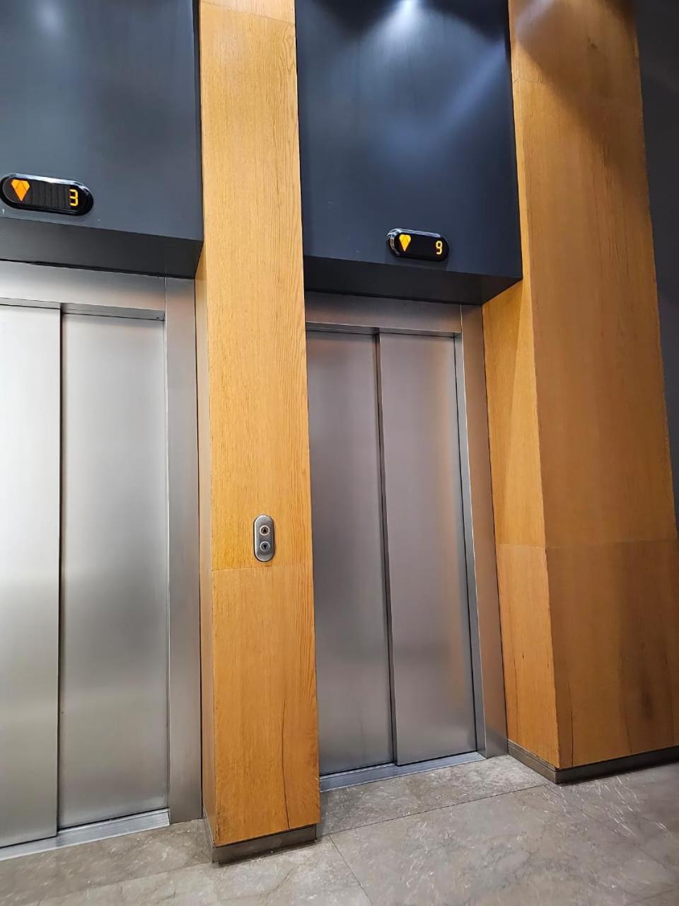 Miku Apartment - Vibrant 1Bd Apartment At Olympic Residence 地拉那 外观 照片
