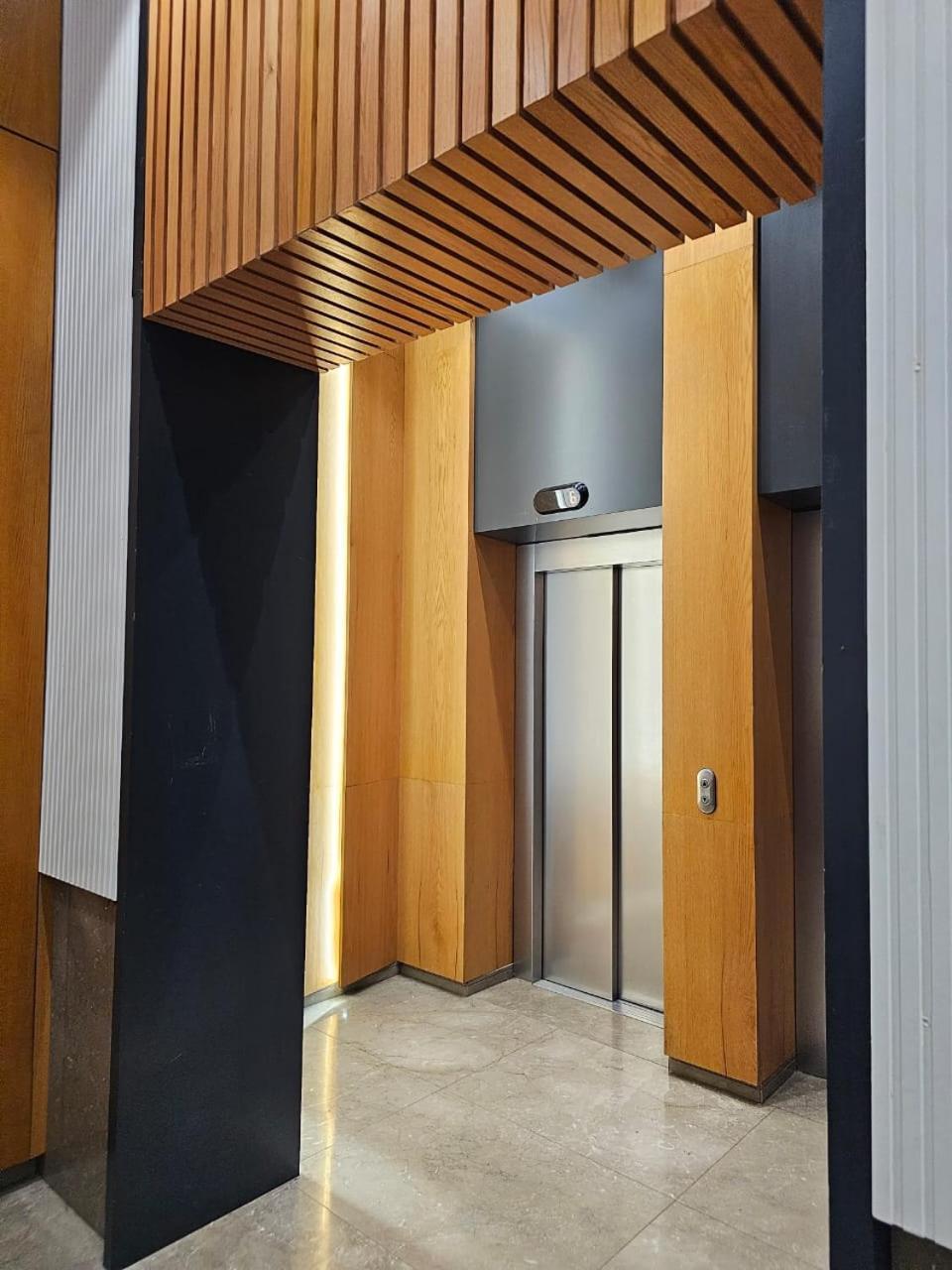 Miku Apartment - Vibrant 1Bd Apartment At Olympic Residence 地拉那 外观 照片